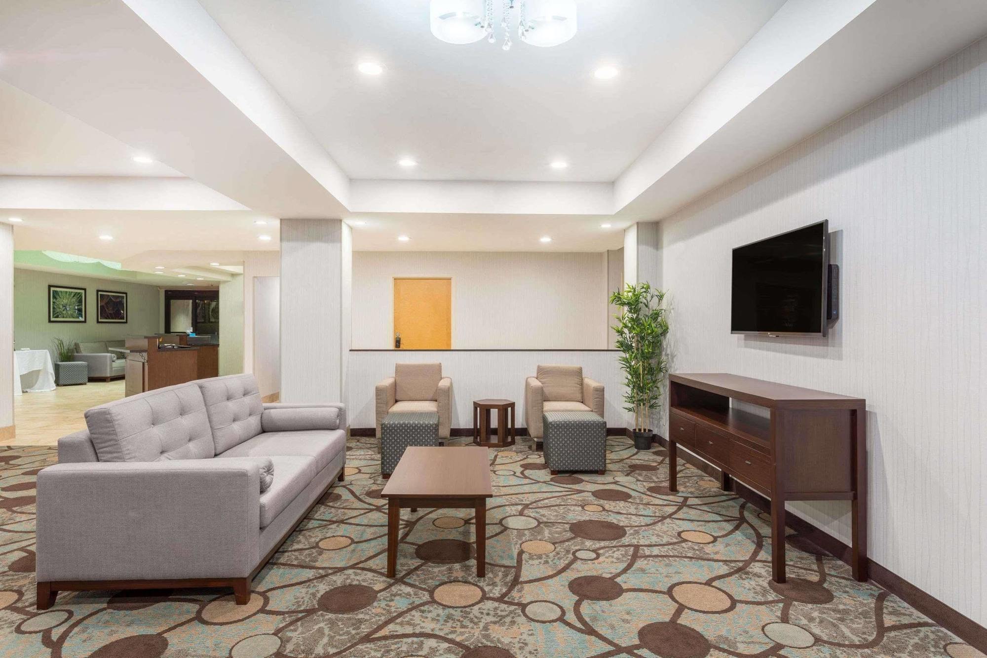 Wyndham Garden Greenville / Spartanburg Airport מראה חיצוני תמונה